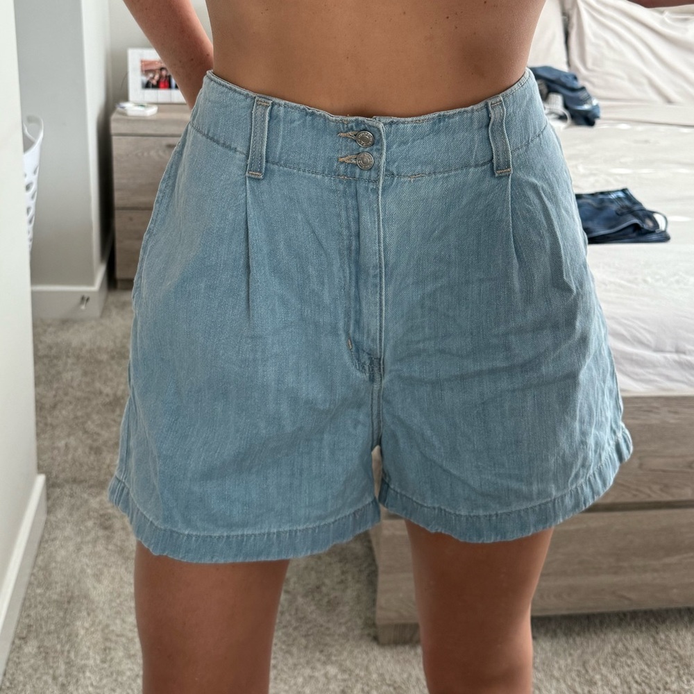 Levi's Light Wash A-Line Jean Shorts
